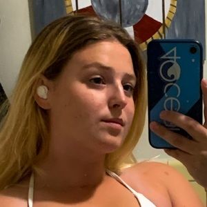 Meet your Posher, Bella